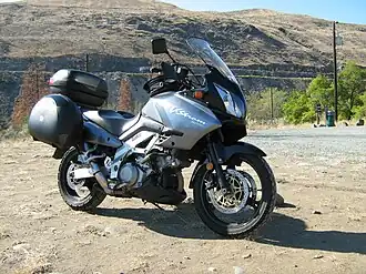Image illustrative de l’article Suzuki DL 1000 V-Strom - Kawasaki 1000 KLV