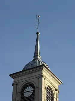 Le clocher de l’église.