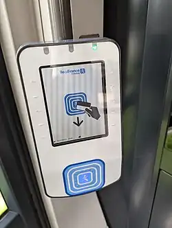 Valideur Navigo déployé progressivement sur les lignes franciliennes en 2023.