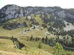 Roches Rousses au-dessus du Vallon de Pratcel