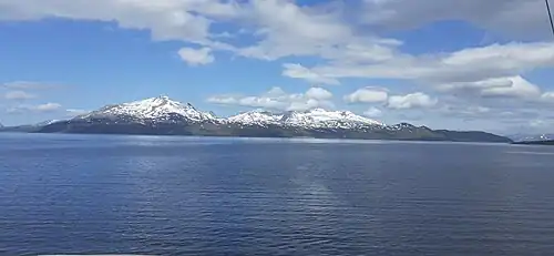 Vue de Vannøya depuis le Vannsundet
