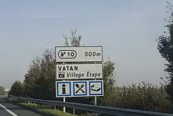 Le panneau sortie no 10, de l'autoroute.