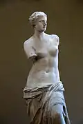 Vénus de Milo (Aphrodite). Fin du IIe&nbsp;siècle avant notre ère (vers 100 AEC). Découverte en 1820.Musée du Louvre