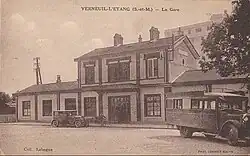 Apparition des bus en gare de Verneuil-l'Étang, au début des années 1920.