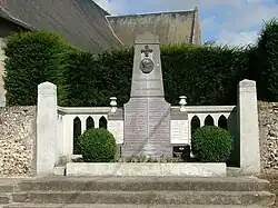 Le monument aux morts.
