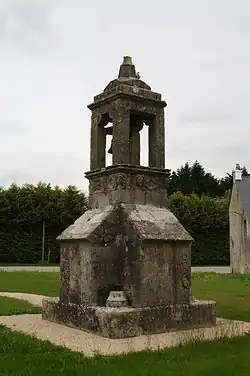 Le clocheton élevé à l'emplacement de la chapelle de Saint-Adrien de Bouthiry.