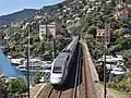 Un TGV traversant le viaduc de la Rague.