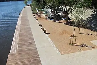 Berges de l'Allier en aval du pont