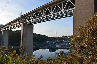 Pont de l'Harteloire vu des rives de la Penfeld.