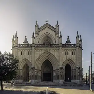 La façade de la cathédrale.