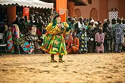 Animations des Egungun sur la place Maro durant l'édition 2025 des Vodun Days.