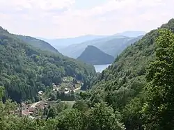 Début de la vallée de la Thur, village de Wildenstein, lac de Wildenstein, Schlossberg.