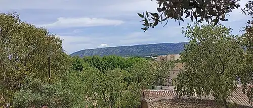 vue sur le centre-ville et le Luberon