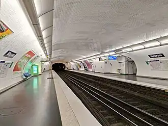 Vue des quais de la station, rénovés en 2023.