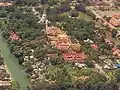 Vue aérienne de Wat Phra Si Mahathat en 2001