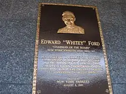 Plaque commémorative de Whitey Ford au Yankee Stadium
