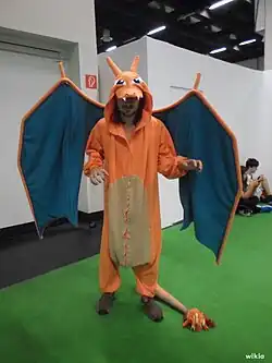 Cosplay de Dracaufeu à la Gamescom 2016, en Allemagne.