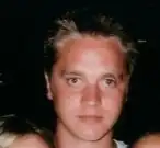 Devon Sawa joue Stan dans la vidéo éponyme