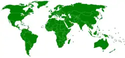 Carte du monde où les États membres sont colorés en vert, les observateurs en vert clair (dont la Palestine et le Vatican) et les délégations invitées en bleu (difficilement visible sur la carte). La quasi totalité de la carte est verte foncée. Une exception notable et bien visible est la région du Sahara occidental, en gris sur la carte, du fait de son statut non définitif sur le plan juridique.
