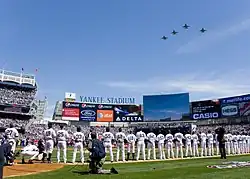 Cérémonie d'ouverture au Yankee Stadium.