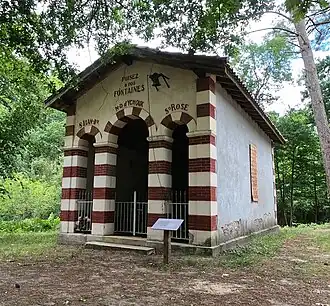 Chapelle des Trois Fontaines, construite sous le patronage de l'abbé Lage terminée en 1898. Elle est à proximité de trois « sources miraculeuses »