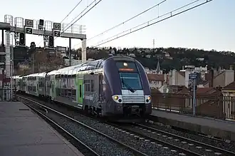 TER 2N NG entrant en gare.