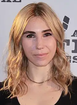 Zosia Mamet interprète Annie.