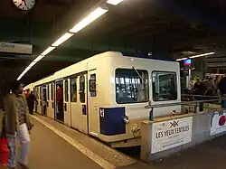 Voiture-pilote Bt à Lausanne-Flon.