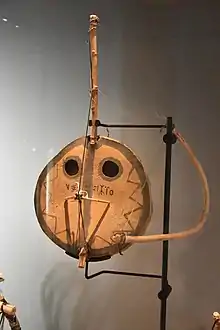 Photographie d'un instrument monocorde.