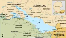 Sur la carte, on voit le lac, les trois pays, les noms des grandes villes et l’emplacement de la région par rapport à l’Allemagne