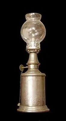 Lampe à pétrole.