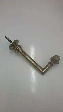 &nbsp;Porte-embrasse métallique (patère pour tenir les cordons de rideaux)