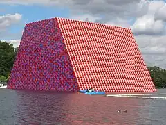 The Mastaba, désert de Liwa, Abu Dhabi.