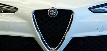 Scudetto sur l'Alfa Romeo Giulia.