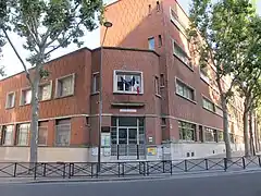 Au no&nbsp;23, école élémentaire.