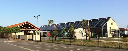 L'école élémentaire Arc-en-ciel.