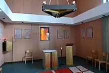 La chapelle du silence avec le Chemin de croix.