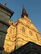 Coucher de soleil sur l'église Saint-Jean-Baptiste