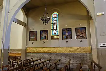 Chemin de croix et vitrail.