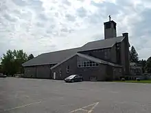 Extérieur de l'église vue de l'arrière
