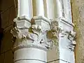 Chapiteaux à gauche de la droite arcade du nord.