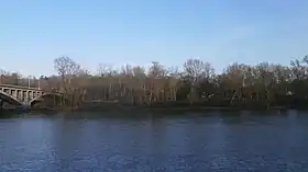 L'île Simon traversée par le pont Napoléon.