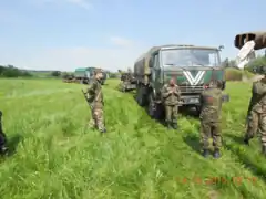 En mai 2015 camion KamAZ et canon de 152&nbsp;mm 2A65.