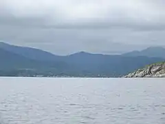 Vue de loin avec les montagnes du Sikhote-Aline.