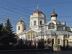 Vue de l'église du monastère de la Sainte-Trinité.
