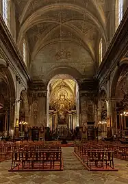 La nef et le choeur.