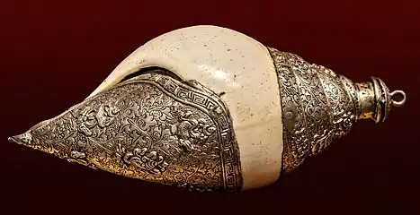 Conque 'Dung-dkar' - Coquillage et argent repoussé - Tibet, XIXe