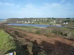 L'étang de Laoual en arrière de la Baie des Trépassés