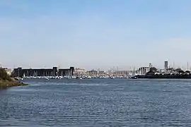 L'anse de Zanflamme, le port de Kernével (à Larmor-Plage) et la base de sous-marins de Keroman (à Lorient).