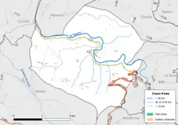 Carte en couleur présentant le réseau hydrographique de la commune
